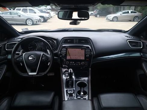 Used 2019 Nissan Maxima SR w/ Premium Package FWD image 11