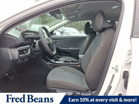 New 2025 Kia K4 LX image 9