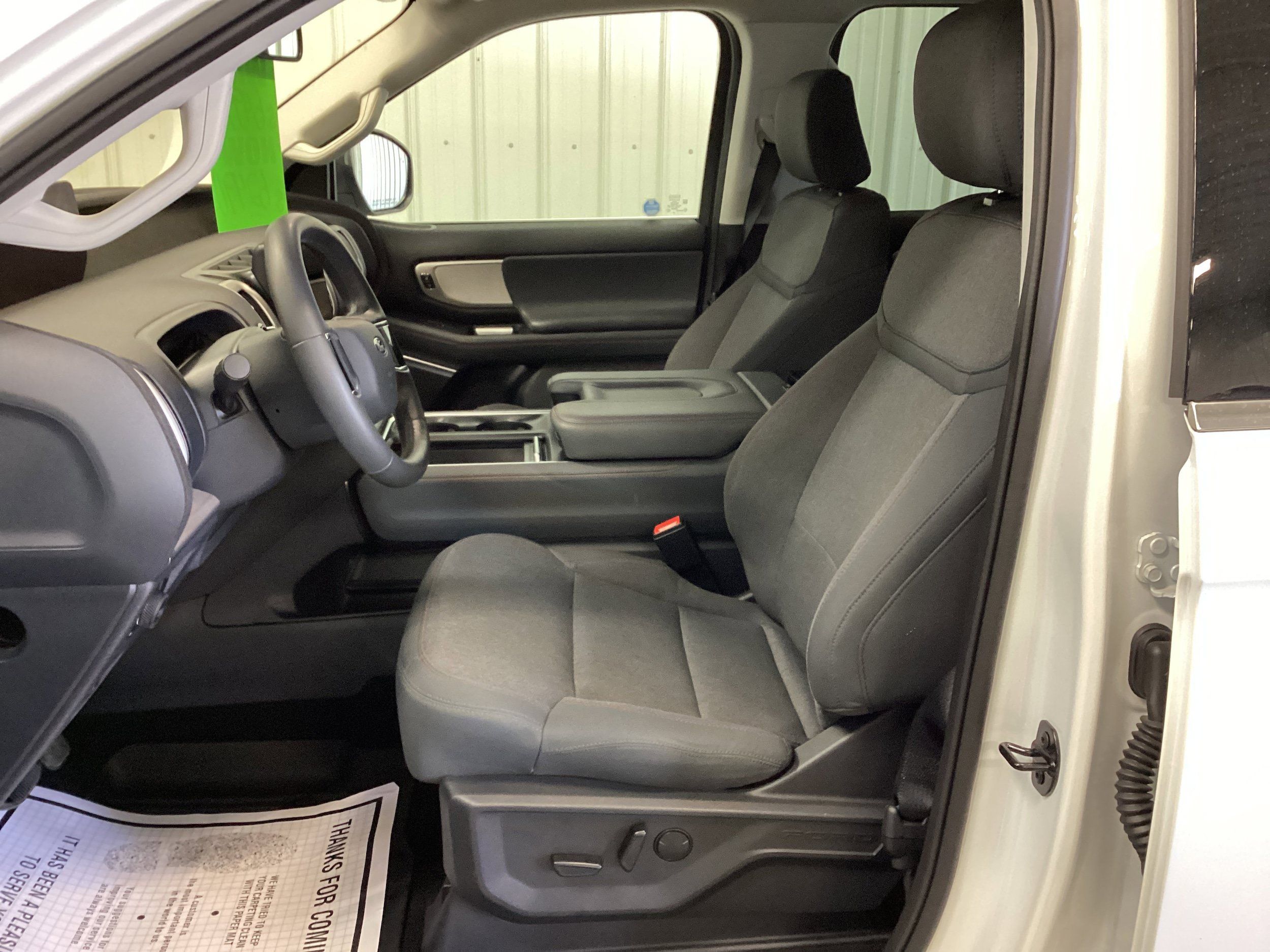 Used 2025 Ford Expedition Active AWD/4WD image 13