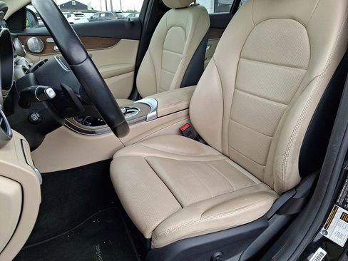 Used 2019 Mercedes-Benz C 300 4MATIC Sedan w/ Premium Package image 13