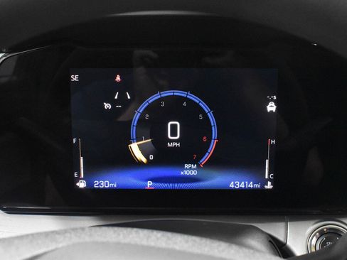 Used 2025 Chevrolet Trax LT FWD image 20