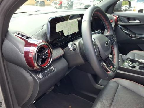 Used 2025 Chevrolet Equinox RS w/ Safety and Technology Package AWD/4WD image 20