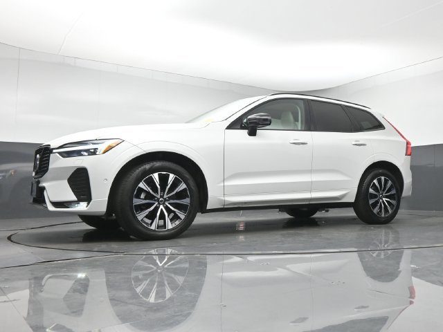 Used 2024 Volvo XC60 B5 Plus w/ Protection Package Premier AWD/4WD image 13