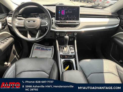 Used 2022 Jeep Compass Limited AWD/4WD image 9