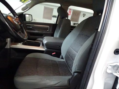 Used 2019 RAM 1500 Big Horn AWD/4WD image 2