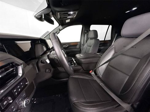 Used 2025 GMC Yukon Denali AWD/4WD image 3