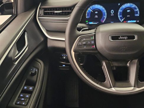 New 2025 Jeep Grand Cherokee 4WD image 20