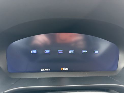 Used 2023 Ford Escape Platinum w/ Premium Technology Package image 18