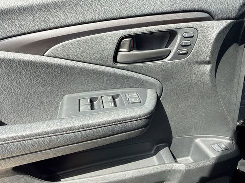 Used 2025 Honda Passport EX-L image 29