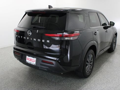 Used 2024 Nissan Pathfinder S FWD image 7