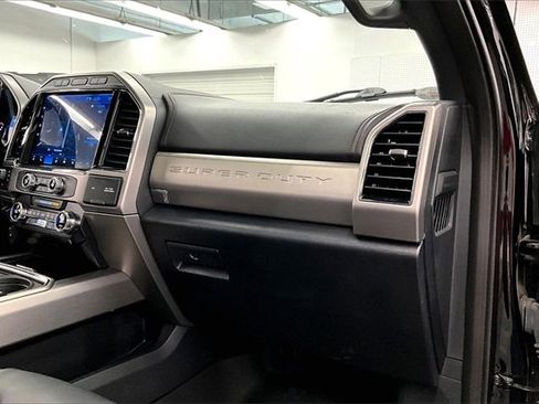 Used 2022 Ford F250 Platinum image 16