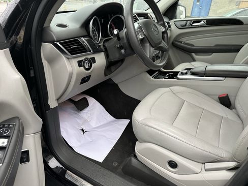 Used 2015 Mercedes-Benz ML 350 4MATIC w/ Premium 1 Package image 12