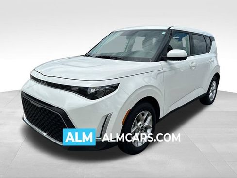 Used 2025 Kia Soul LX w/ LX Technology Package FWD image 1