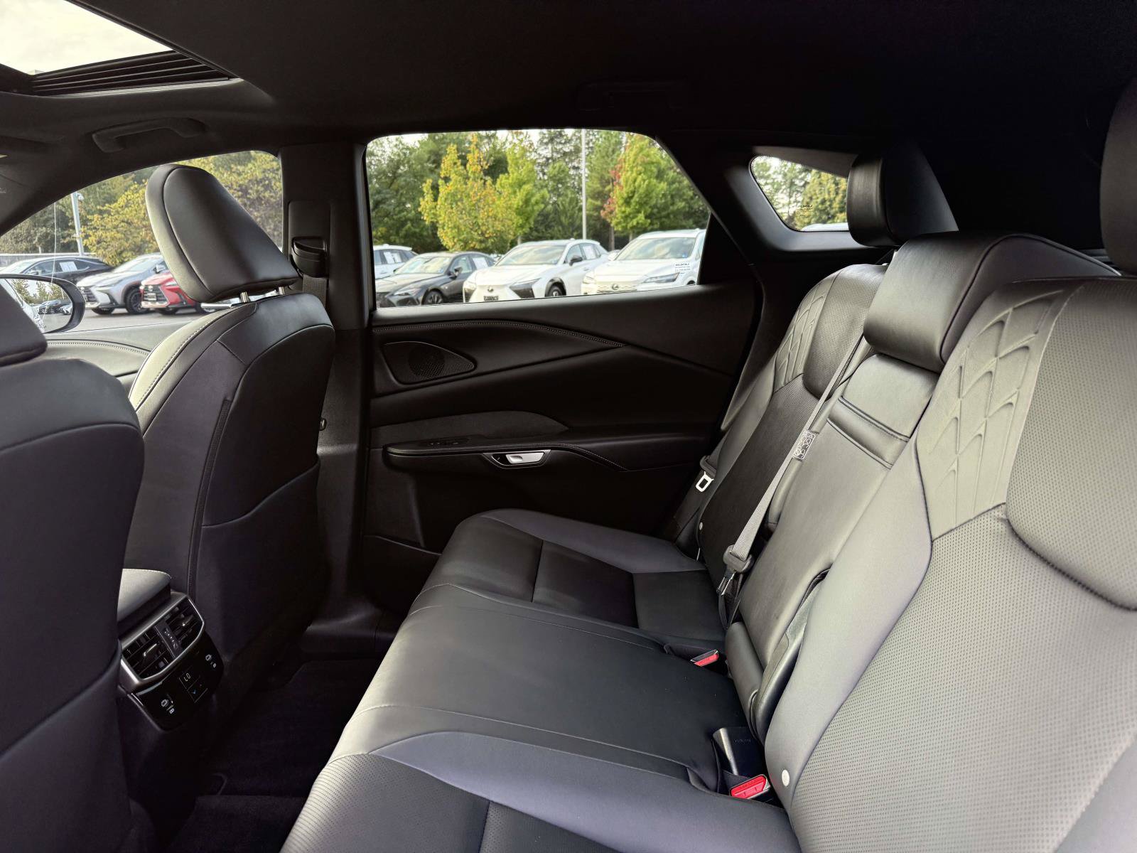 Used 2025 Lexus RX 350h w/ Accessory Package (Z1) AWD/4WD image 17