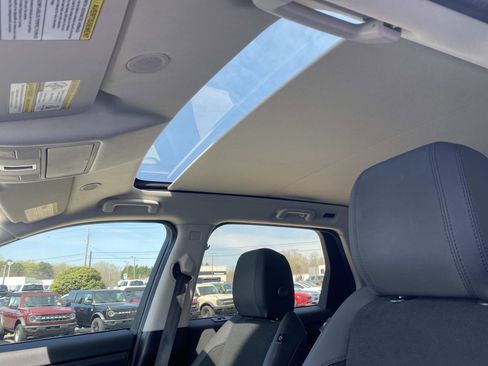 Used 2022 Land Rover Discovery Sport SE image 21