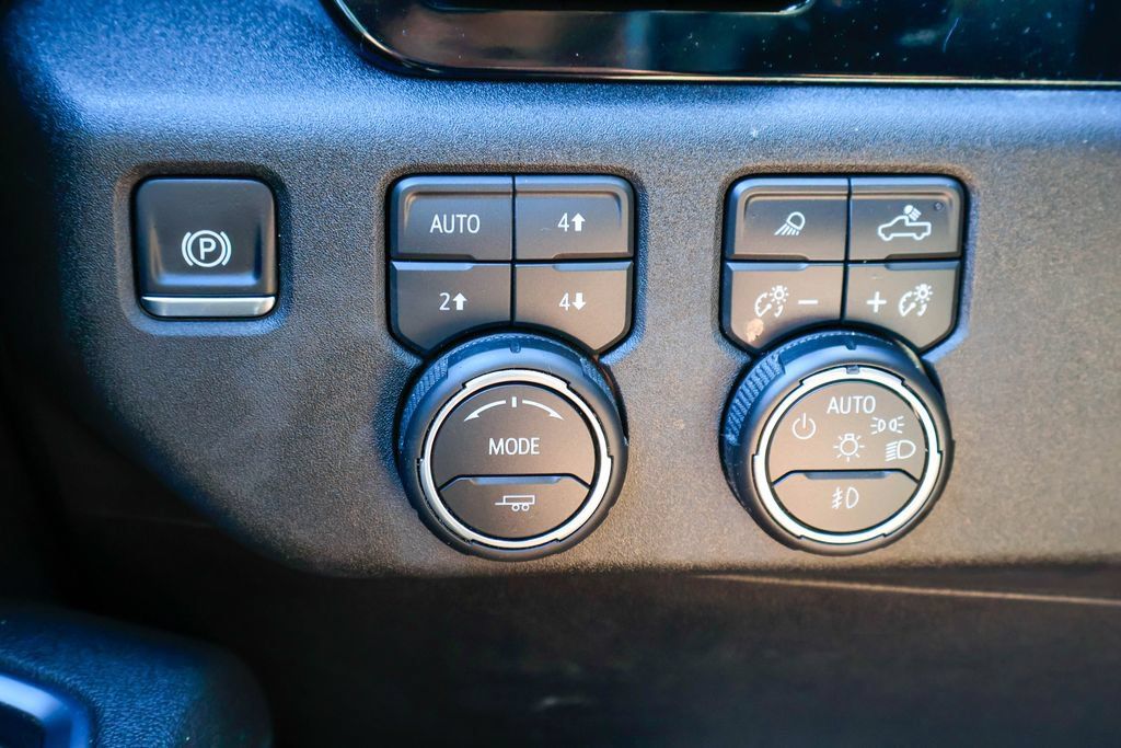 Used 2026 Chevrolet Silverado 2500 High Country w/ High Country Premium Package AWD/4WD image 18