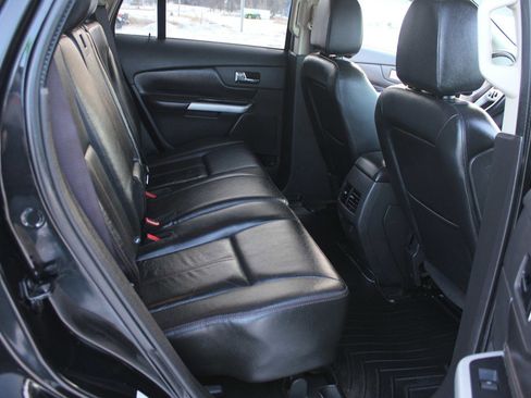 Used 2013 Ford Edge SEL image 34