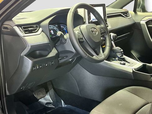 Used 2025 Toyota RAV4 SE w/ Convenience Package AWD/4WD image 9