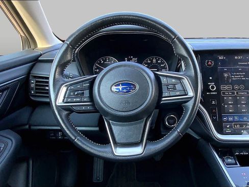 Used 2025 Subaru Outback Premium AWD/4WD image 6