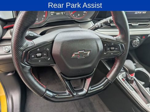 Used 2024 Chevrolet Trax RS w/ Sunroof Package image 12