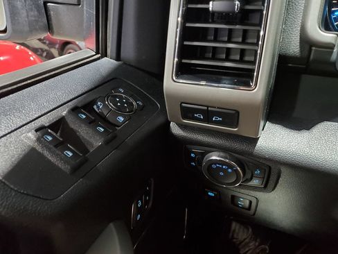 Used 2018 Ford F150 Lariat w/ Equipment Group 502A Luxury AWD/4WD image 35