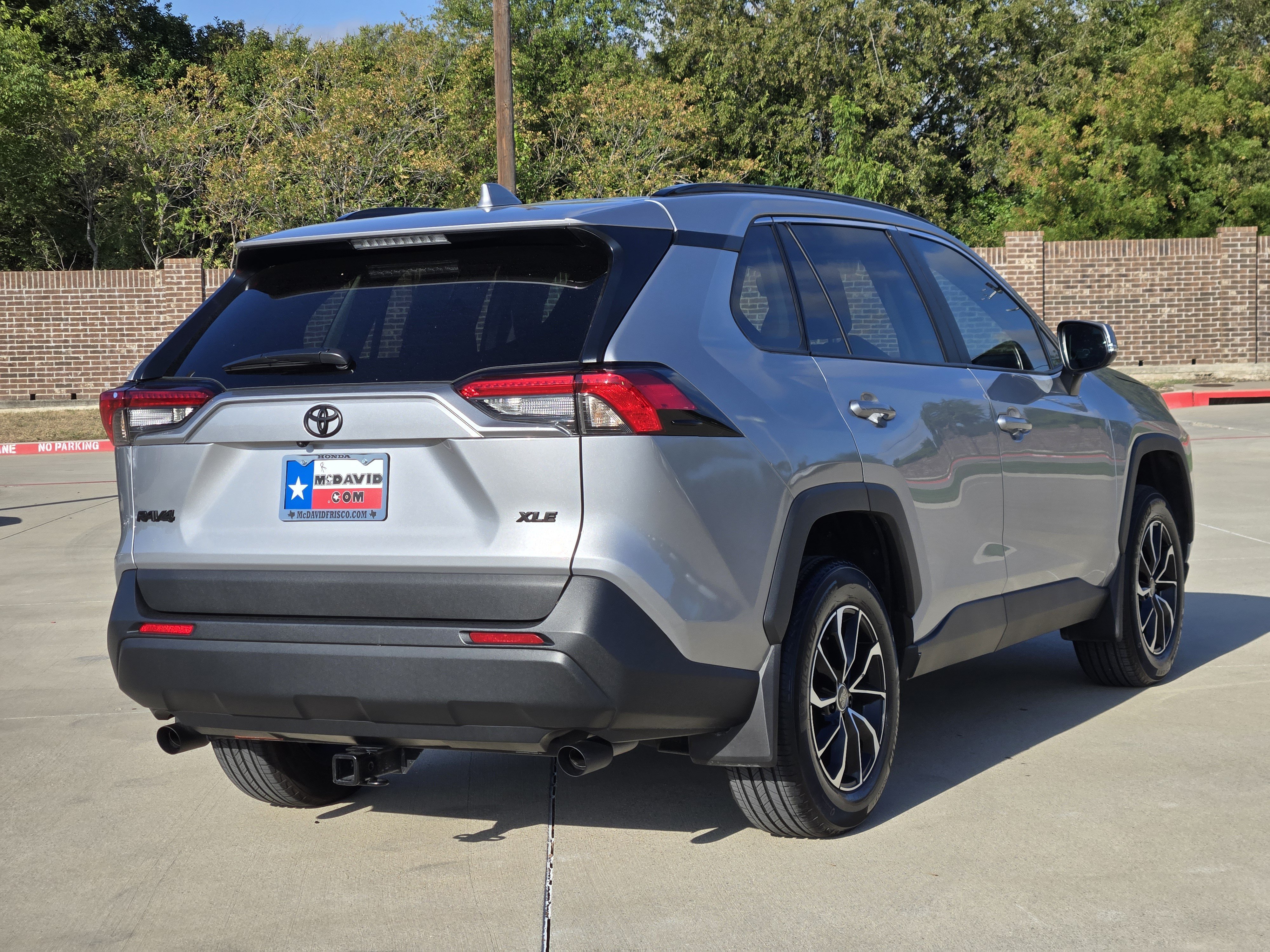 Used 2024 Toyota RAV4 XLE w/ Convenience Package FWD image 6