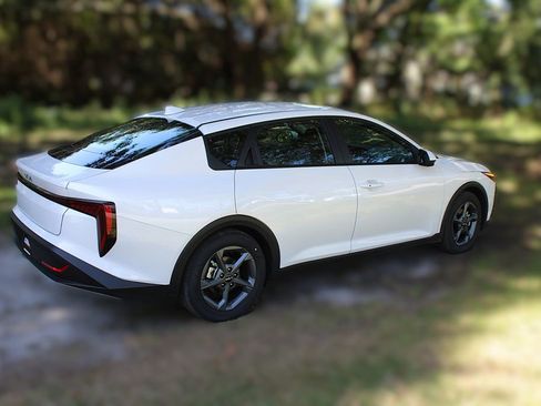 New 2025 Kia K4 EX image 6