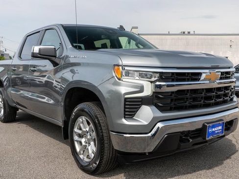 Used 2024 Chevrolet Silverado 1500 LT AWD/4WD image 4