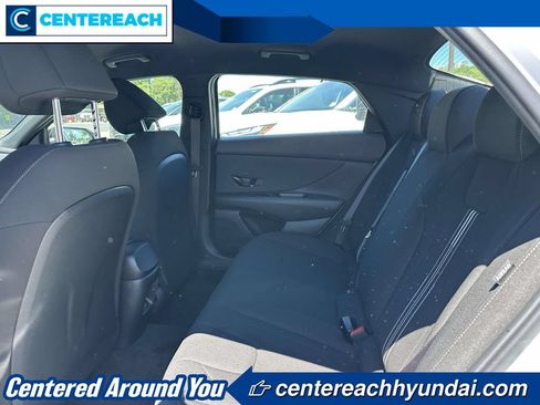 Used 2025 Hyundai Elantra Sport FWD image 8