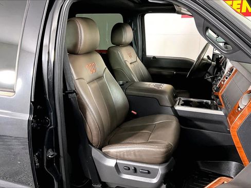 Used 2015 Ford F250 King Ranch w/ King Ranch w/Chrome Package image 8