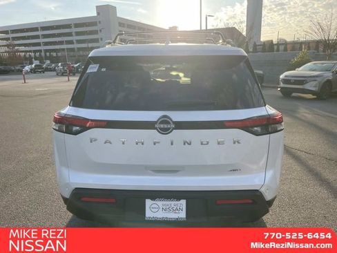 New 2025 Nissan Pathfinder SV image 3