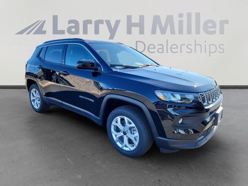 New 2026 Jeep Compass Latitude image 7