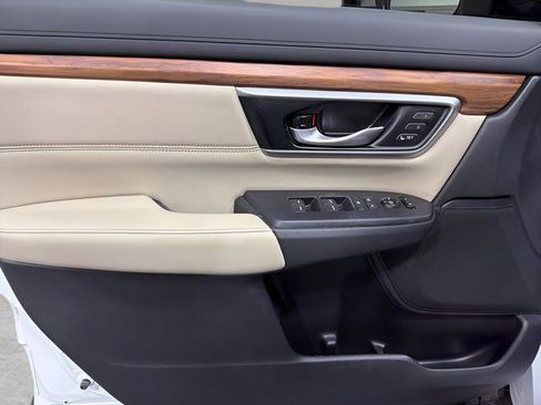 Used 2020 Honda CR-V Touring image 9