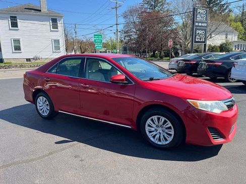 Used 2012 Toyota Camry LE FWD image 1