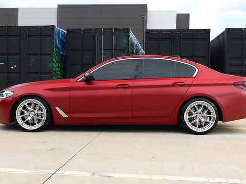 Used 2021 BMW 540i w/ Premium Package RWD image 4