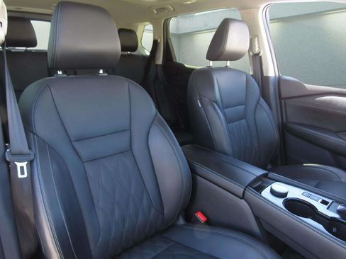 Used 2025 Nissan Rogue Platinum w/ Platinum Premium Package AWD/4WD image 11