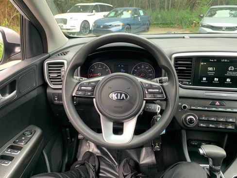 Used 2020 Kia Sportage LX image 16