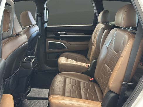 Used 2022 Kia Telluride SX w/ SX Prestige Package AWD/4WD image 23