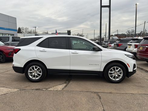 Used 2023 Chevrolet Equinox LS w/ LS Convenience Package image 9