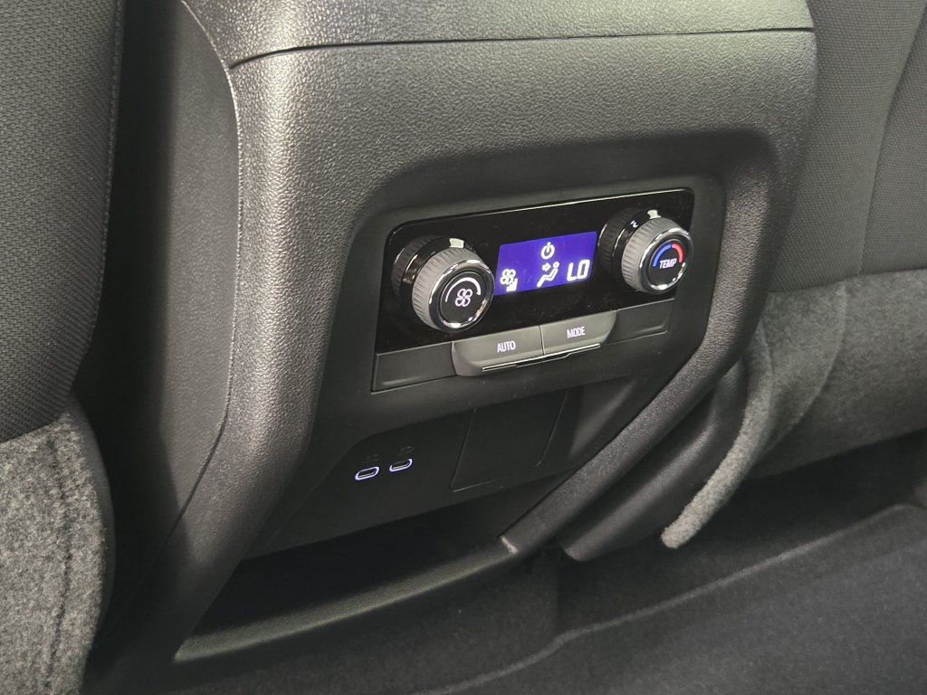 New 2026 Chevrolet Traverse LT w/ Midnight/Sport Edition FWD image 33
