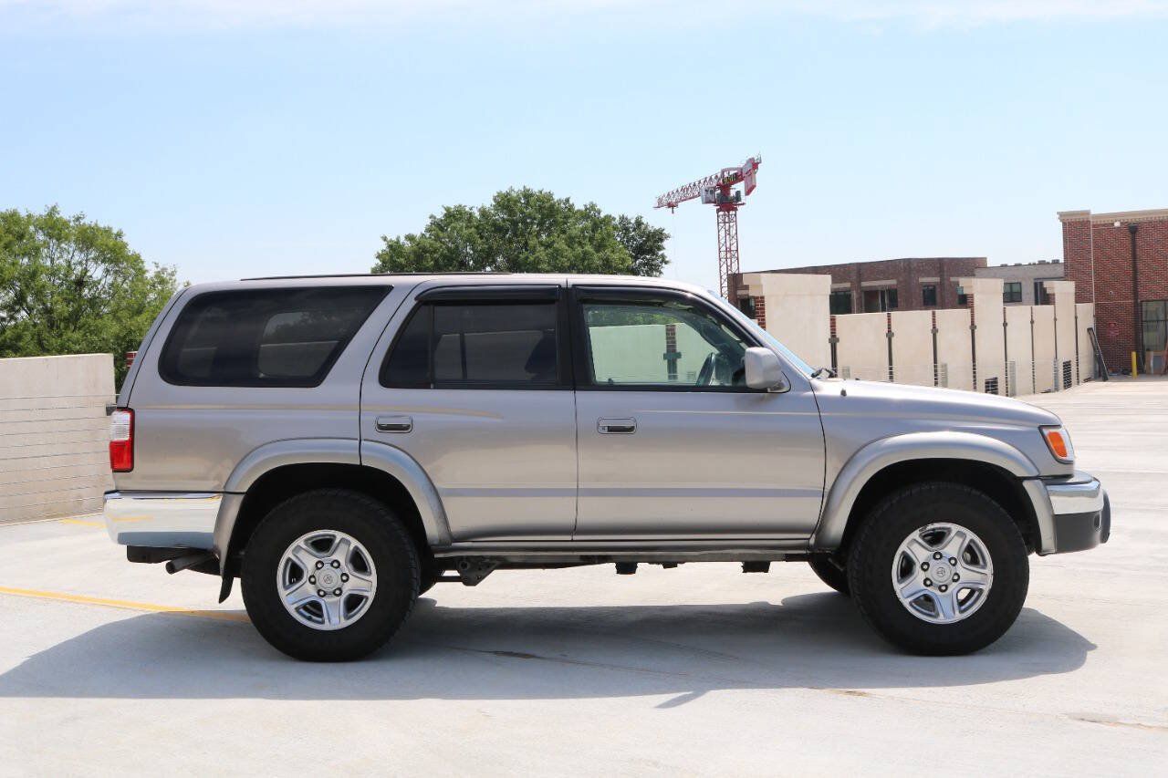 Used 2002 Toyota 4Runner SR5 AWD/4WD image 51