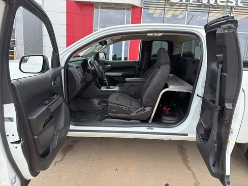Used 2022 Chevrolet Colorado LT w/ Fleet Safety Package RWD image 15