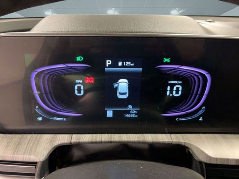 Used 2024 Kia Telluride EX w/ EX Captain's Chair Package image 22