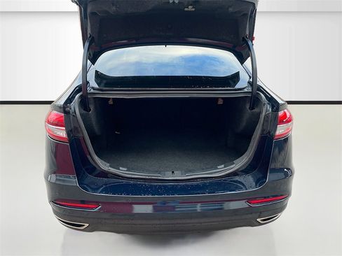 Used 2020 Ford Fusion SE image 25