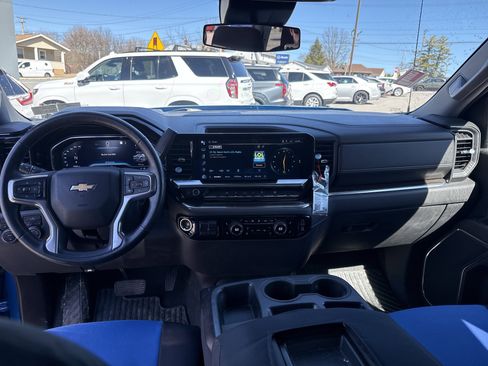 Used 2023 Chevrolet Silverado 1500 LT image 14