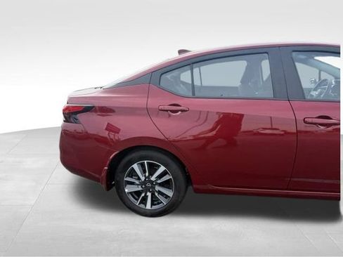 Used 2025 Nissan Versa SV w/ Trunk Package FWD image 4