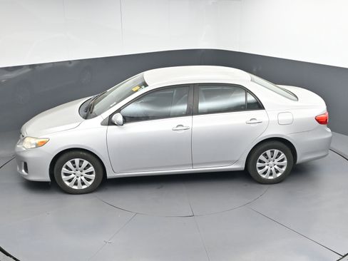 Used 2012 Toyota Corolla LE image 36