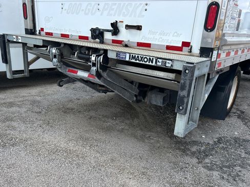 Used 2021 Isuzu NPR RWD image 14