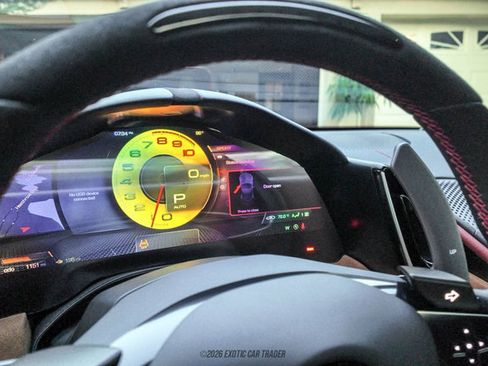 Used 2025 Ferrari Roma Spider RWD image 32