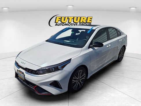 Used 2024 Kia Forte GT-Line w/ GT-Line Premium Package FWD image 3